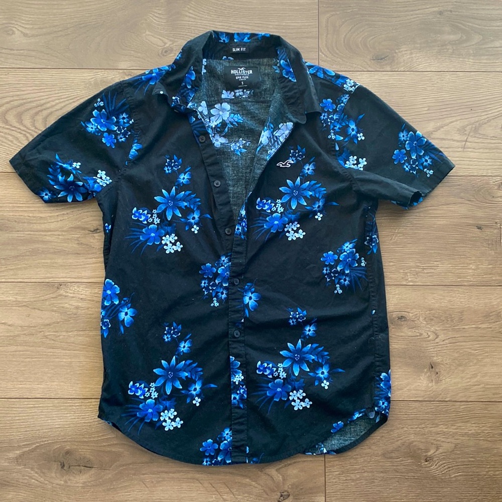 Hollister Button Up Short Sleeve Shirt
